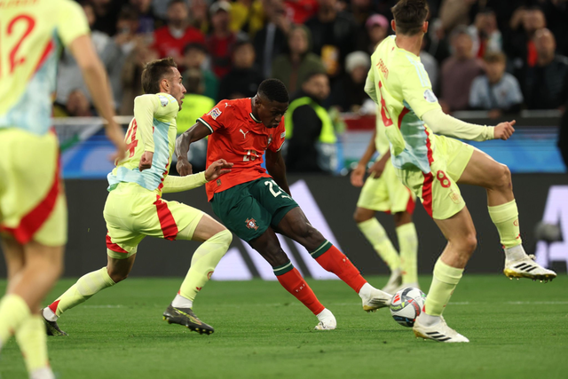 马德兴：U18国足11月将与吉尔吉斯斯坦U18进行两场内部热身赛（马德兴：U18国足11月约战吉尔吉斯斯坦U18，将进行两场封闭热身赛）