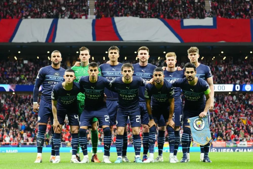 巴洛特利庆祝维埃拉离任：现在可以专注于热爱热那亚的人了（巴洛特利为维埃拉下课叫好：现在可把重心放在真正热爱热那亚的人）