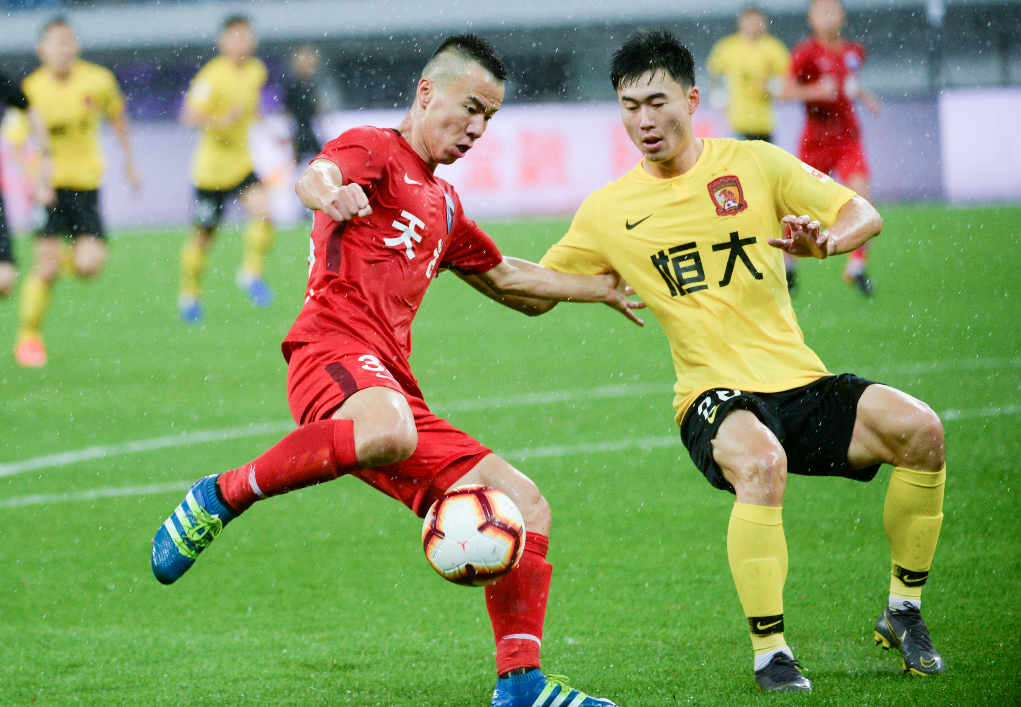 成都1-1新鹏城，安永佳闪击，费利佩建功（成都1-1战平新鹏城：安永佳闪电破门，费利佩扳平）