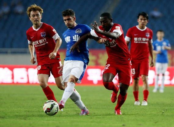 记者：米兰可能尝试冬窗送走圣地亚哥，然后再签更高效的前锋（记者称：米兰冬窗或放走圣地亚哥，转而引进效率更高的射手）