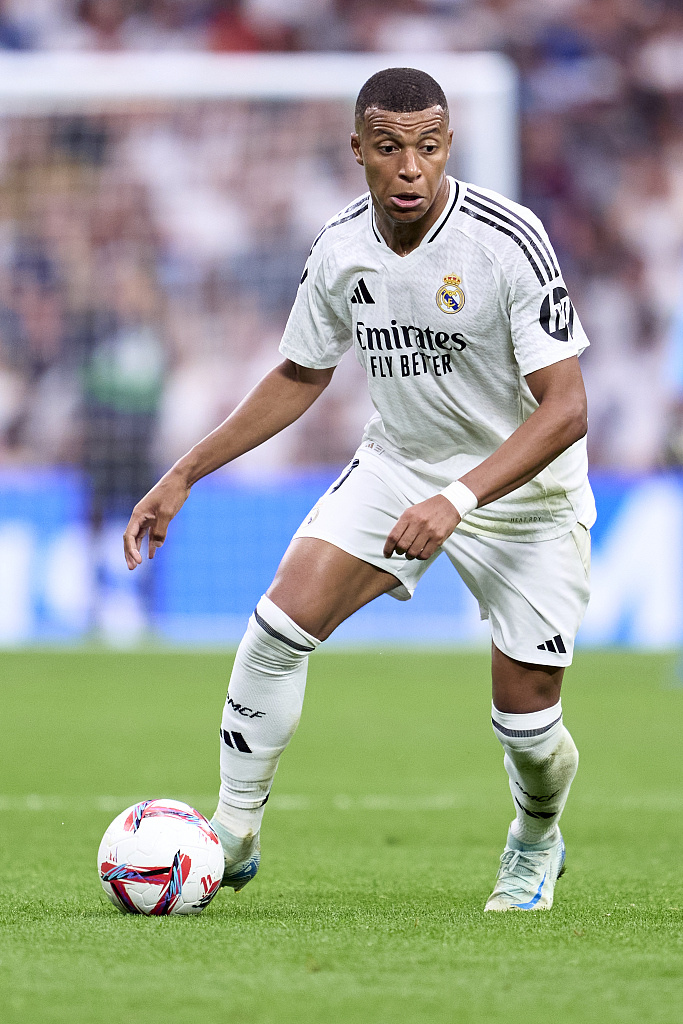 世体：巴萨教练组认为拉菲尼亚和佩德里的回归是希望所在（世体：巴萨教练组将拉菲尼亚与佩德里的复出视为重燃希望的关键）