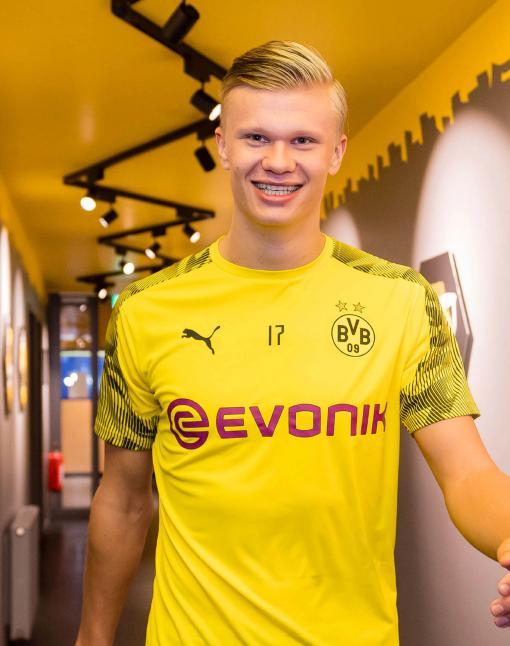 12轮仅1胜德甲垫底！官方：美因茨主帅亨里克森下课（德甲垫底、前12轮仅1胜！美因茨官宣主帅亨里克森下课）