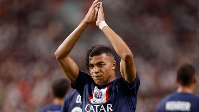 NBA球队战术解析：雄鹿防守策略调整,（NBA战术深度解读：雄鹿防守体系的调整）