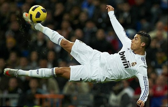 国安与河南合拍足协杯决赛宣传片：在传统足球赛中加入福瑞（国安携手河南打造足协杯决赛宣传片：为传统足球注入福瑞元素）