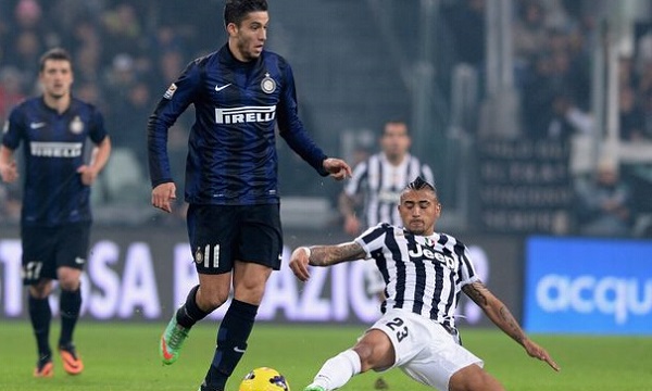 队友：梅西在场上场下都给我建议！跟他当队友是梦想成真！（队友：梅西场上场下都在指导我，与他同队堪称梦想成真）