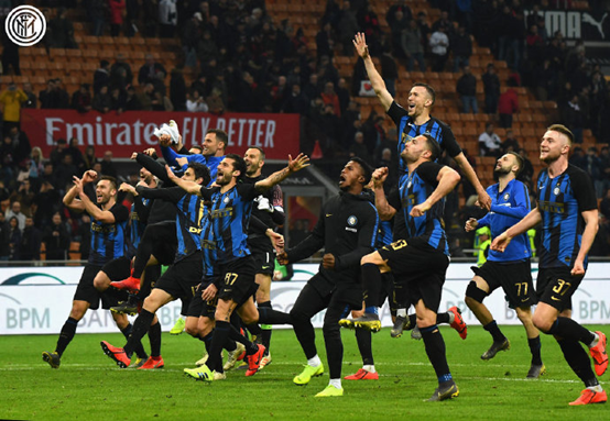 斯基拉：若萨拉赫想冬窗离队，沙特、美职、土超都对他感兴趣（斯基拉：萨拉赫若在冬窗寻求离队，沙特、美职联和土超均表示兴趣）